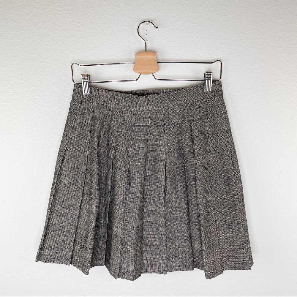 90s Vintage Grey Preppy Pleated Skirt - Picture 2 of 7